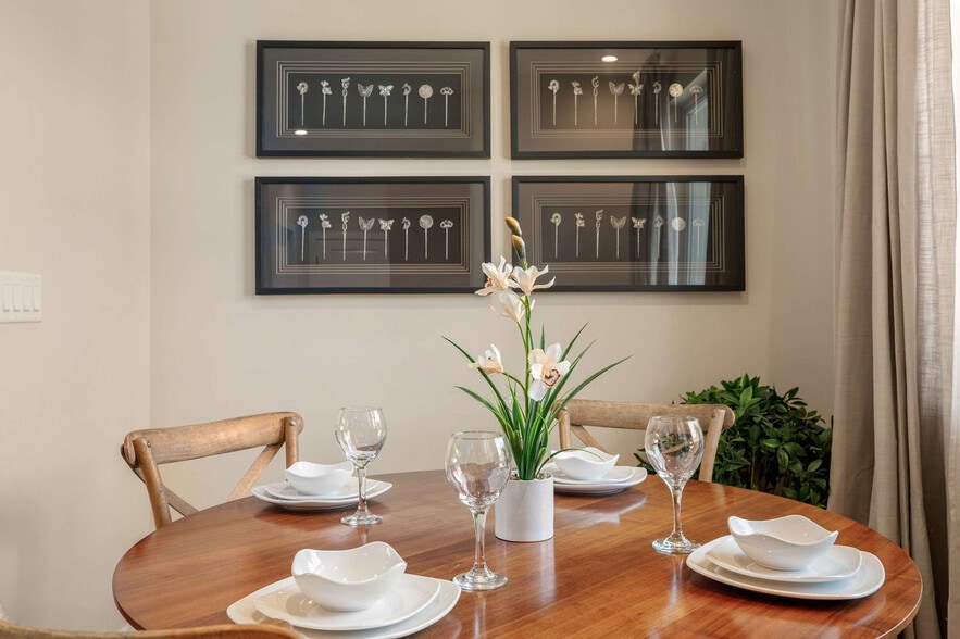 Building Photo - 3231 Brasilia Ave