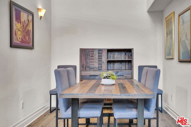 Building Photo - 15206 Burbank Blvd