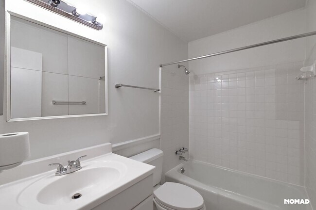 Building Photo - Charming 3BR House in Charlotte