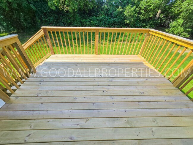 Building Photo - 14405 Clearview Ln