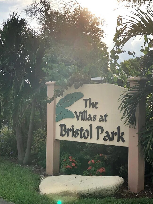 Building Photo - 336 NW 114th Ave