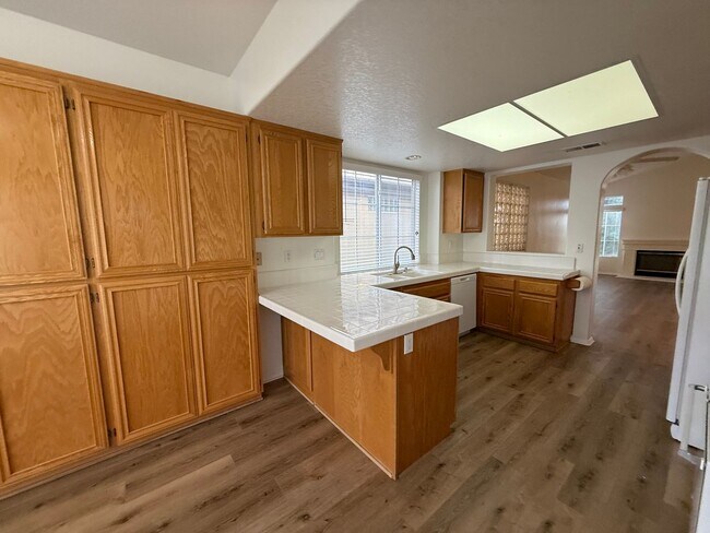 Building Photo - Wyndham Rose in AV, 2 Bedrooms,2 Bathrooms + Den, Gated Community,