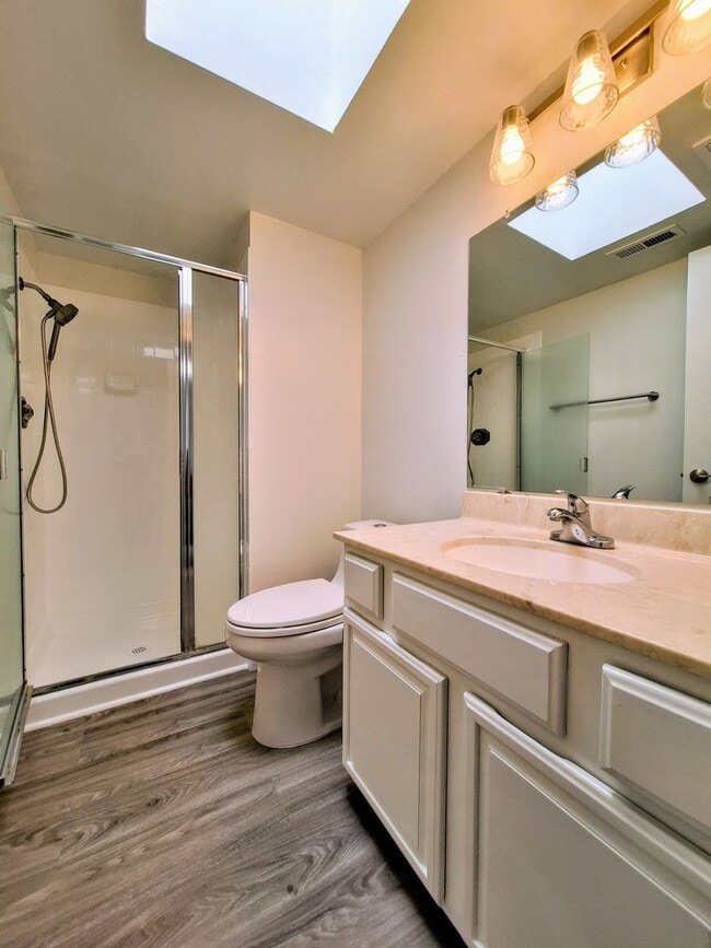 Building Photo - Remodeled 3bd 3-Story Townhouse With Attached Garage