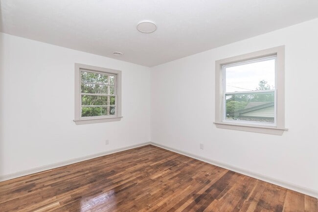 Building Photo - Spacious 4-Bedroom Rental – 10 Minutes from Fort Bragg & local amenities!