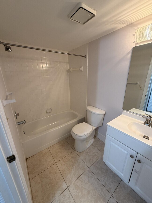 Building Photo - 301 Norwood Terrace