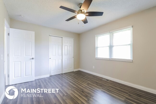 Building Photo - 2603 Blue Heron Dr