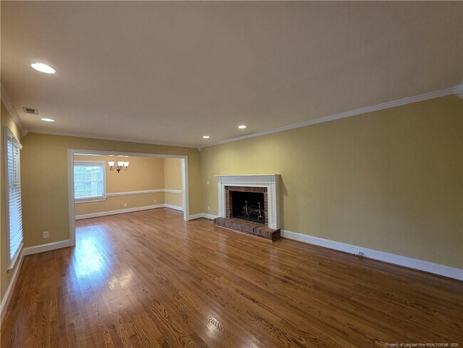 Building Photo - 342 Devane St