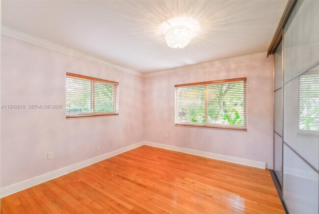 Building Photo - 911 Mariana Ave