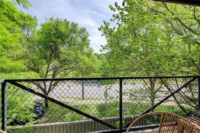 Building Photo - 241 Maynard Terrace SE