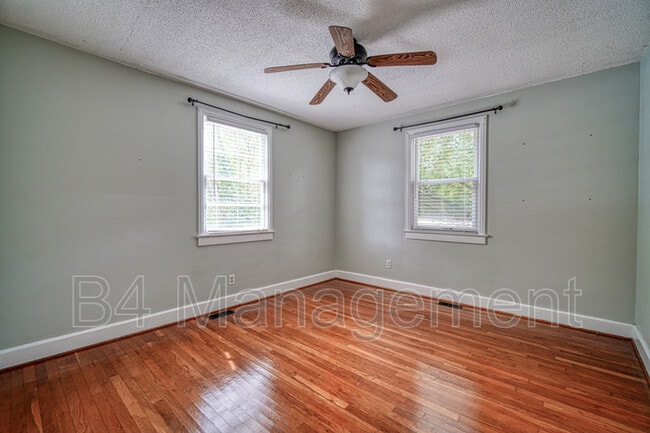 Building Photo - 534 Lucerne Dr