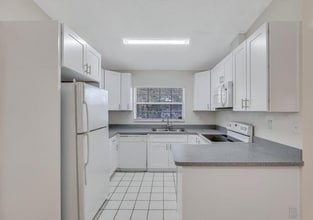 Building Photo - 13730 Sunflower Ct