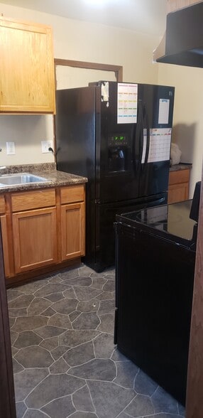 Kitchen - 449 S Leonine Rd