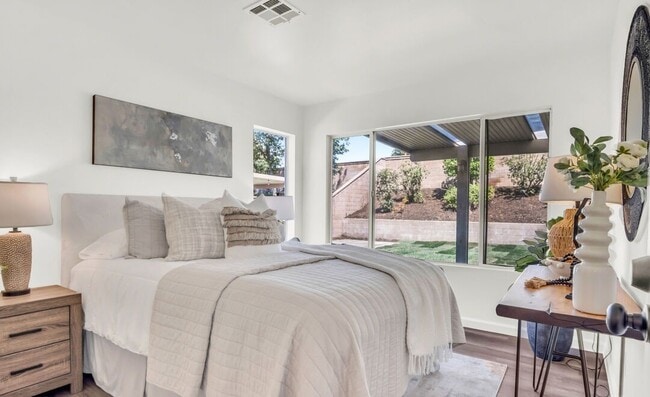 Building Photo - 1122 Alpine Ct