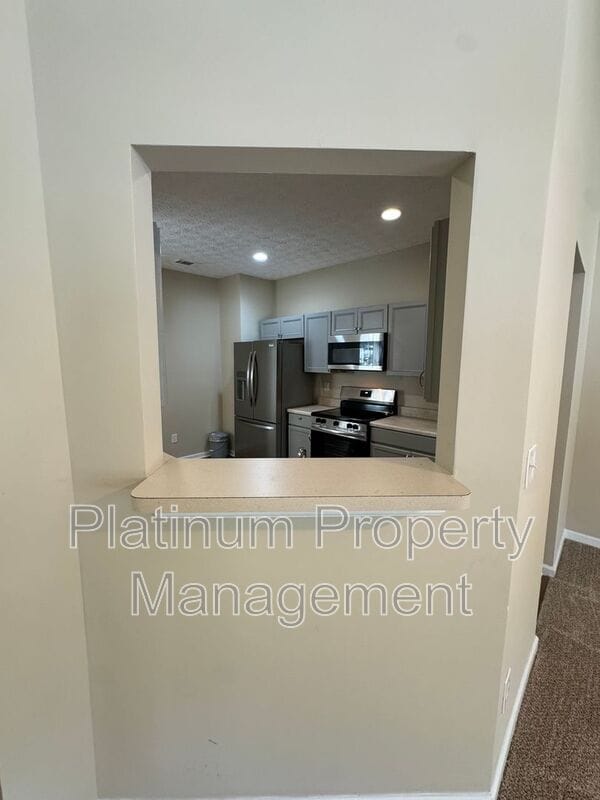 Building Photo - 525 Dot Dr