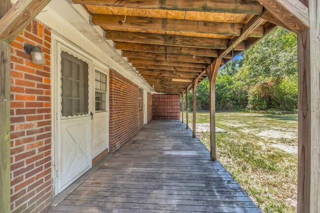 Building Photo - Newly Renovated 3 bed 2 bath in Memphis, TN