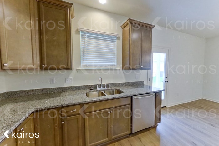 Building Photo - 206 Teddy Ln