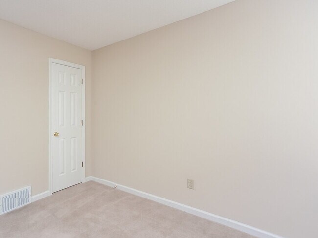 Building Photo - 5408 Hidden Meadows Dr