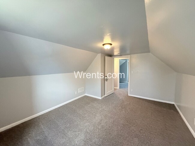 Building Photo - Beautiful 5-Bed, 2.5-Bath Home in the Heart of Spokane