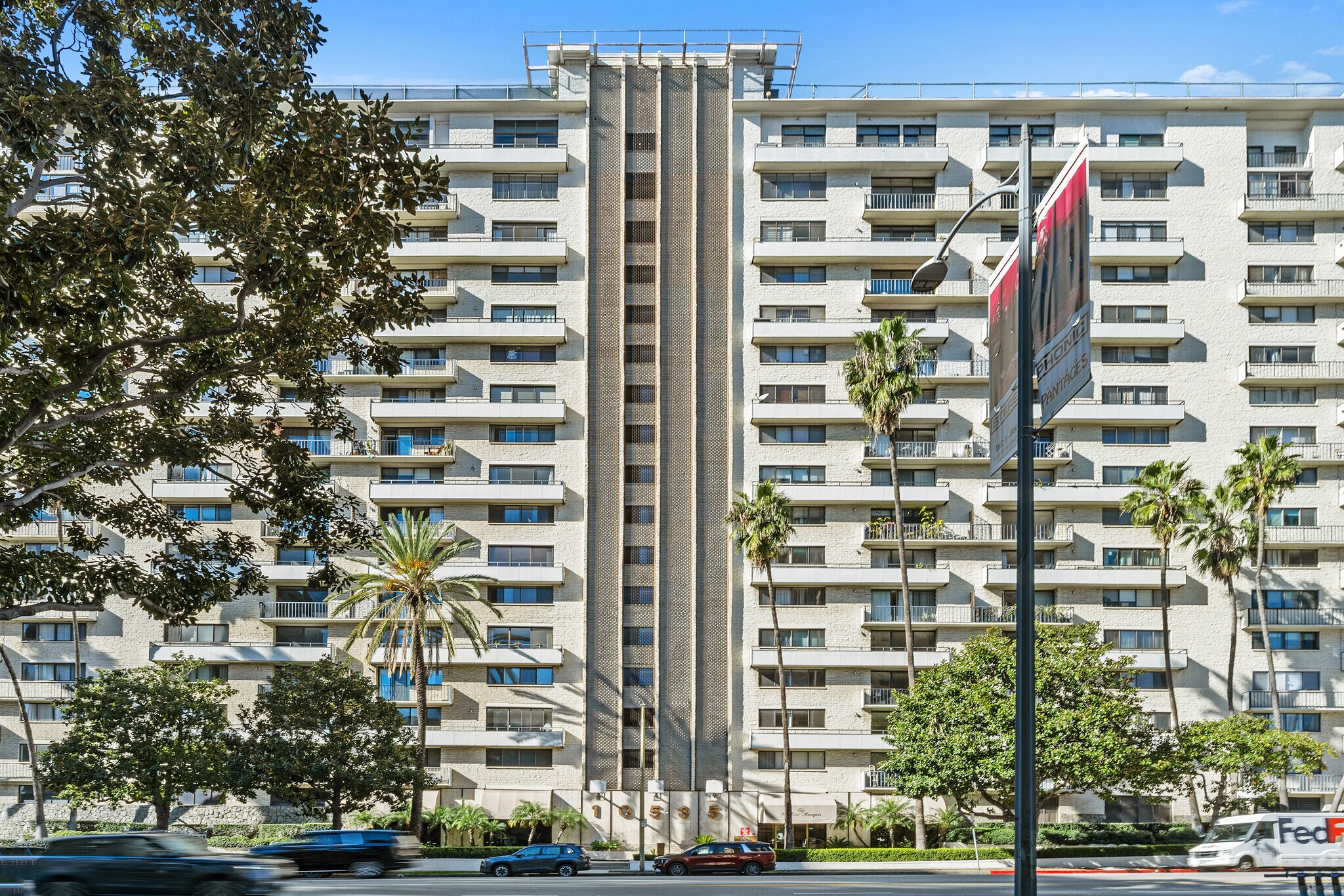 Building Photo - 10535 Wilshire Blvd