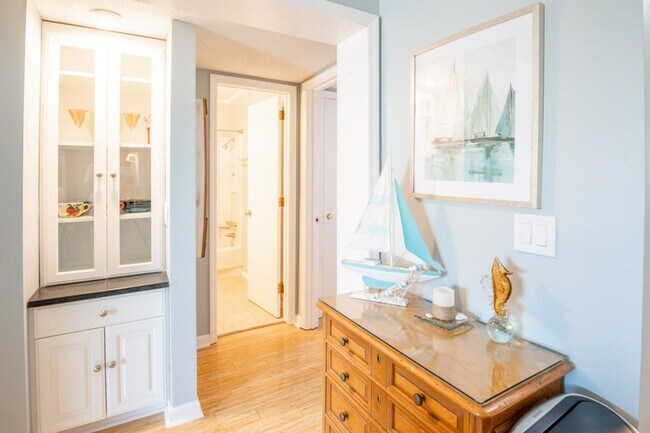 Building Photo - OFF-SEASON FURNISHED MONTHLY RENTAL AVAILABLE NOW