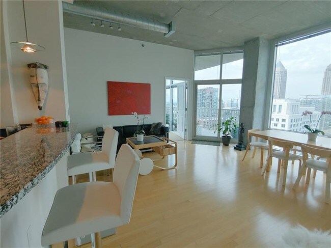 Building Photo - 943 Peachtree St NE