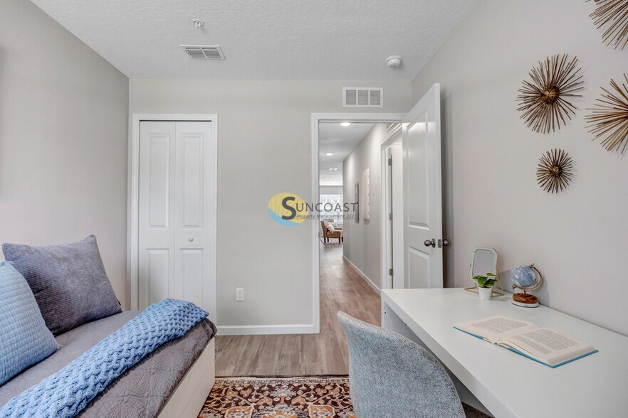 Building Photo - 6523 Breezy Oaks Wy