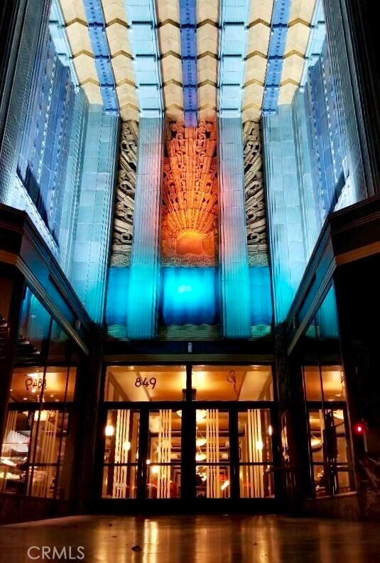 Building Photo - 849 S Broadway