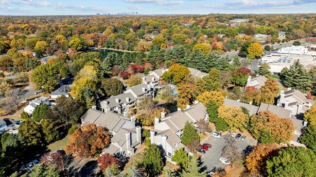 Building Photo - 2505 Stockbridge Dr