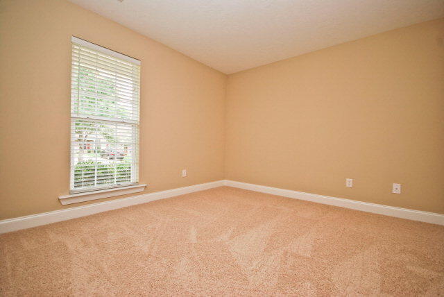 Building Photo - 115 Orchard Way