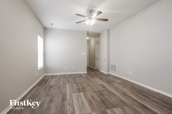 Building Photo - 8119 Corktree Dr