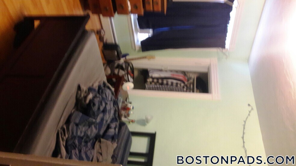 Building Photo - 35 Brookline St