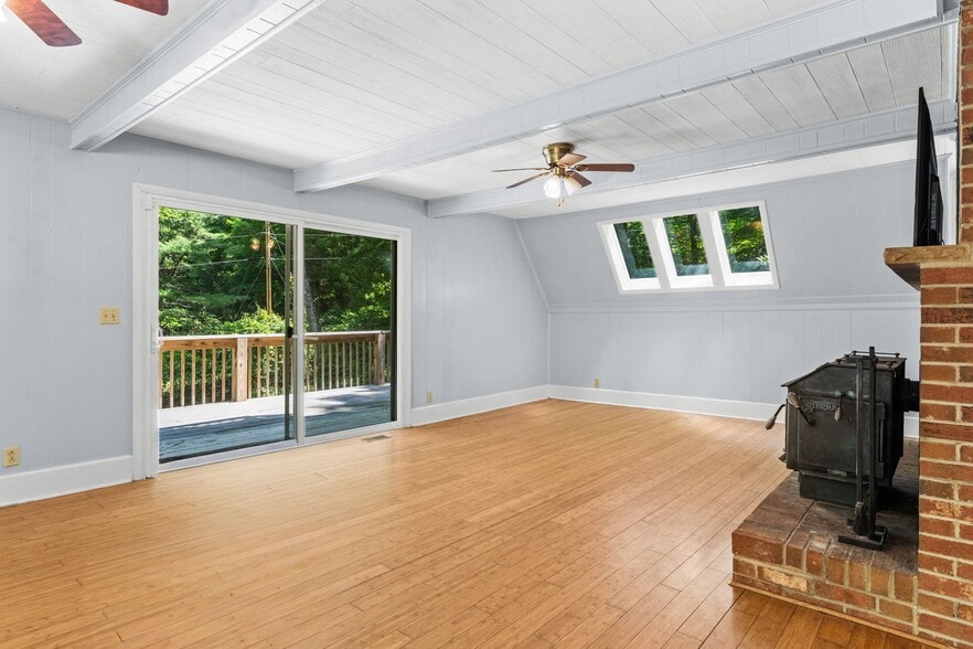 Building Photo - 864 Trojan Horse Cir