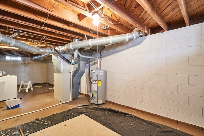 Building Photo - 2620 Mogadore Rd