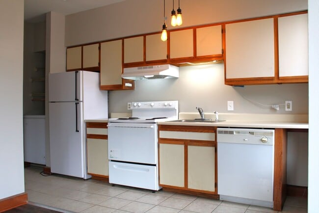 Building Photo - 1006 N 3rd St