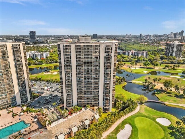 Building Photo - 20379 W Country Club Dr