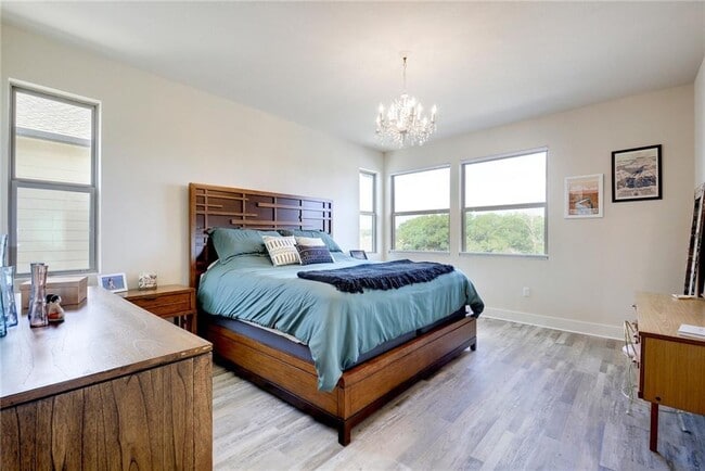 Building Photo - 1508 Arcilla St