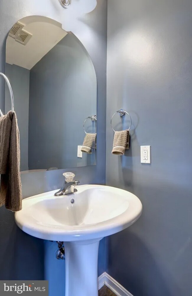 Building Photo - Stunning Waterfront 3bd/2.5ba in Glen Burnie with Deep-water Boat Dock, CAC, Renovated and more!