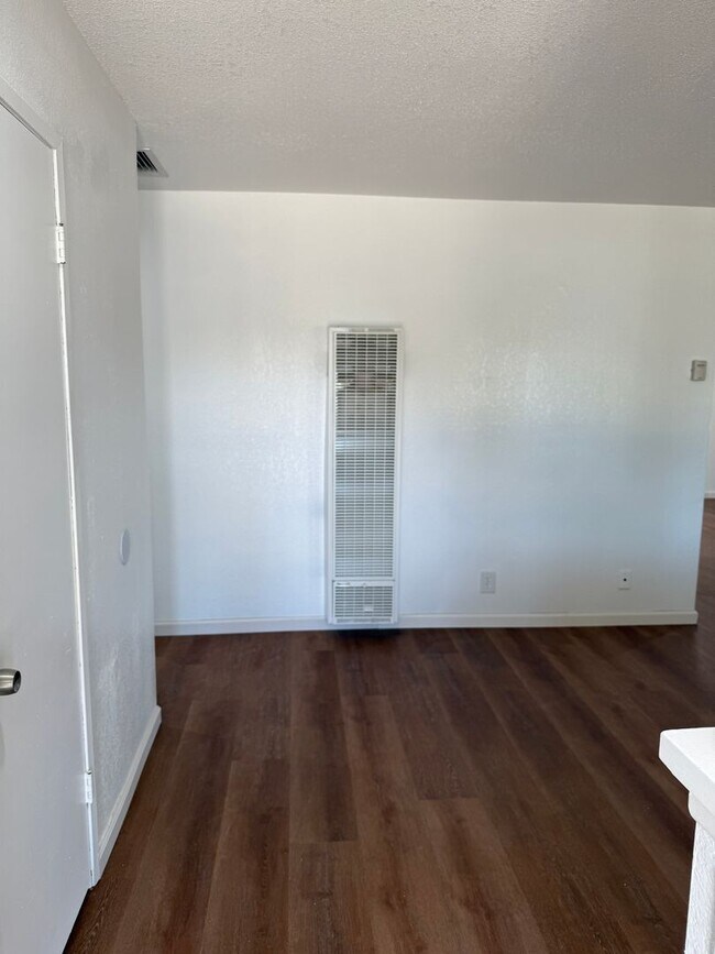 Building Photo - Charming 4-Bedroom Home for Rent in Hesperia, CA!