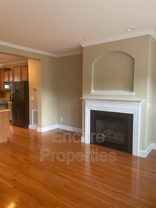 Building Photo - 3005 Imperial Oaks Dr