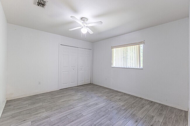 Building Photo - 608 Richmond Ave N