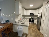 Building Photo - Great Location two-bed/two-bath off Greenway in Longfellow!