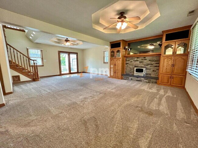 Building Photo - 5107 White Oak Terrace