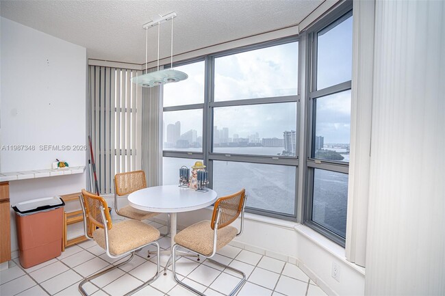 Building Photo - 3530 Mystic Pointe Dr