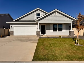 Building Photo - 10330 Crystal Ridge Dr