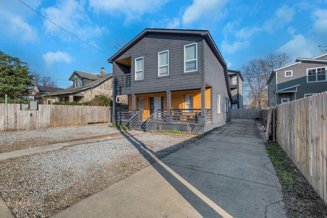 Building Photo - 69B Donelson St