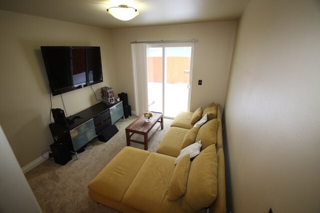 Building Photo - 3 Bedroom Condo in South Anchorage w/ Fenc...