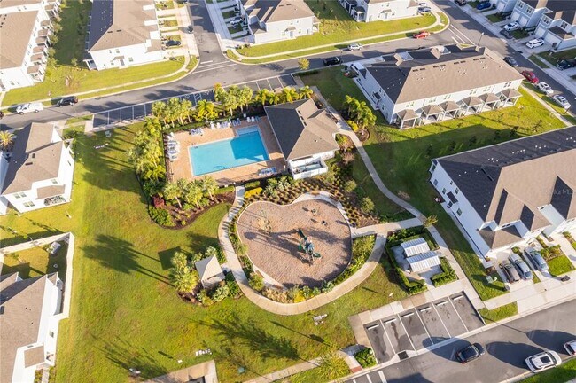 Building Photo - 2110 Charming Ave