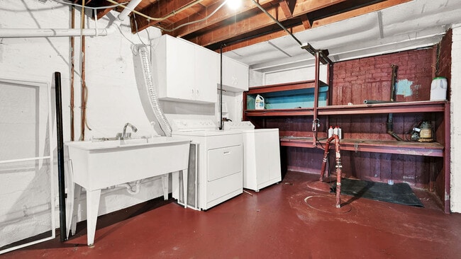 Building Photo - 5542 S Neva Ave