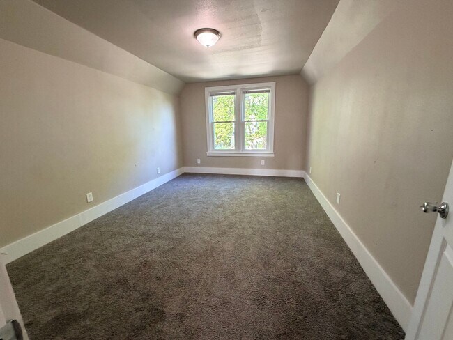 Building Photo - 2040 N 28th St