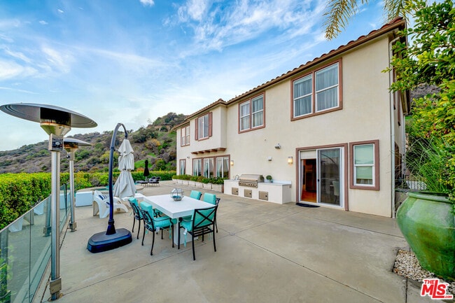 Building Photo - 2752 N Stone View Ct